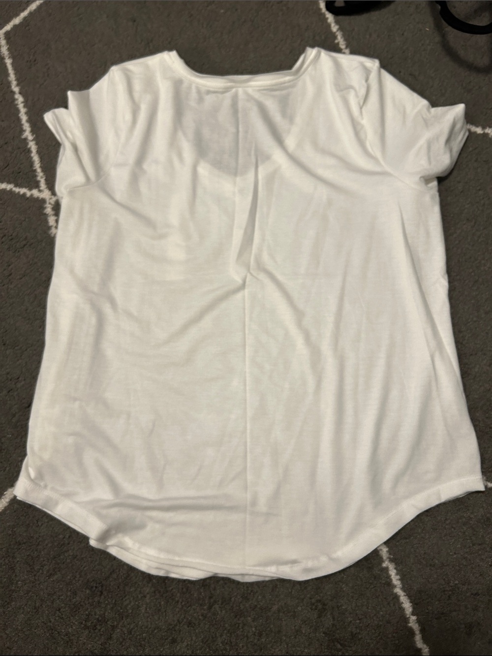 NWT SO White V-Neck Short Sleeve Perfect Tee - Picture 4 of 4